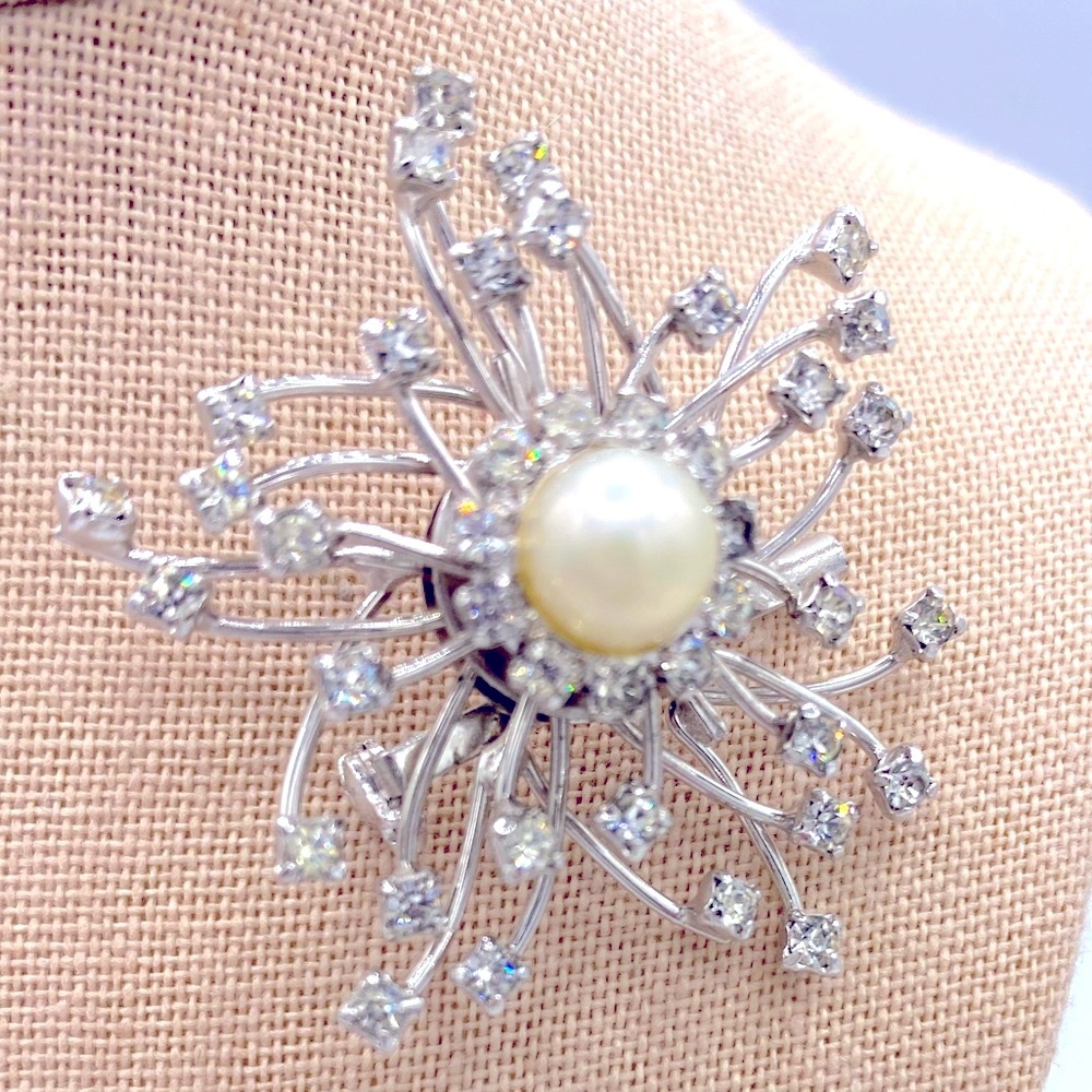 Vintage Kramer Of New York Starburst Clear Rhinestones With Pearl Center Brooch
